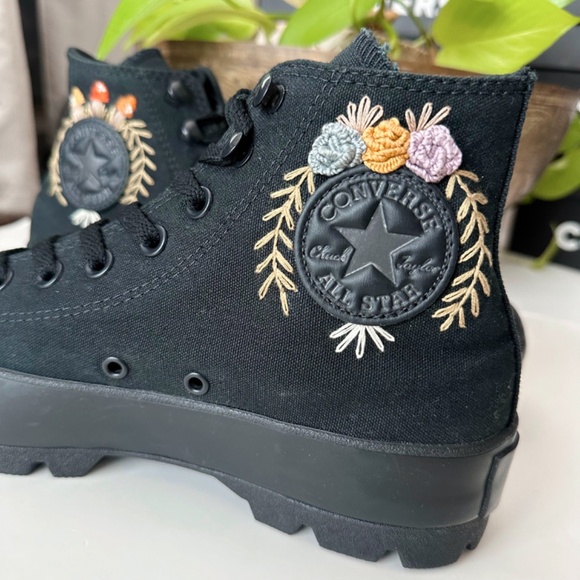 Hand Embroidered Converse High-tops - lugged sole - size 9w - Picture 6 of 11